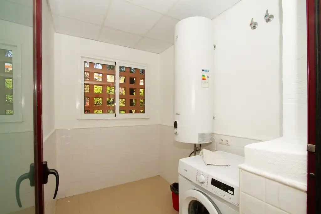 Bajo con piscina en venta en La Mairena, imagen 7