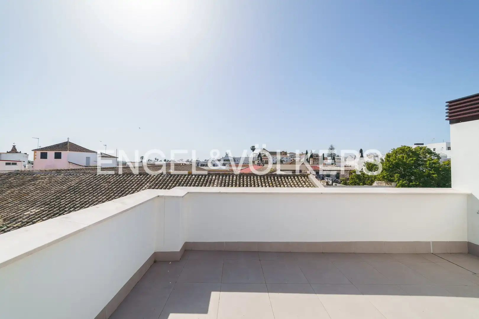 Terrassa de Casa adosada en venda en El Puerto de Santa María amb Calefacció