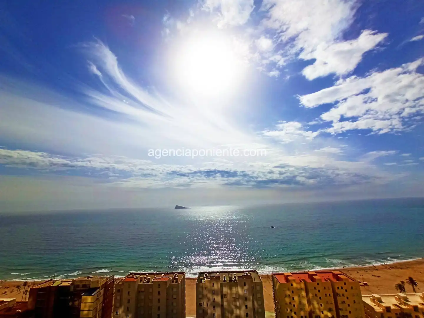 Vista exterior de Piso de alquiler en Benidorm con Aire acondicionado, Calefacción y Terraza