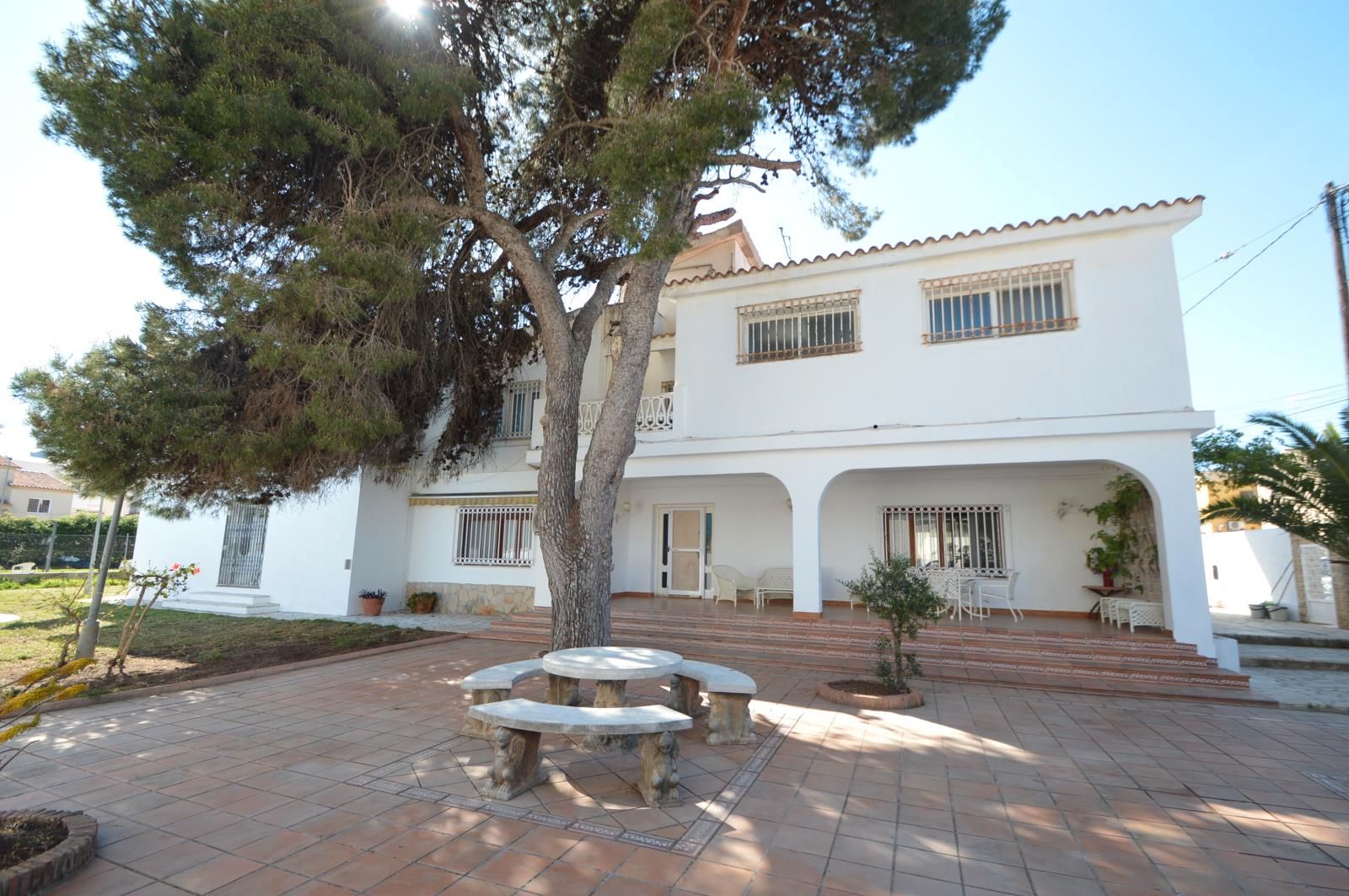 Vista exterior de Casa o xalet en venda en Vinaròs amb Calefacció, Jardí privat i Terrassa