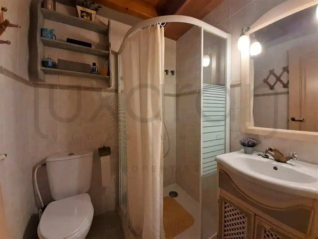 Bathroom of Houses for sale in Es Bòrdes