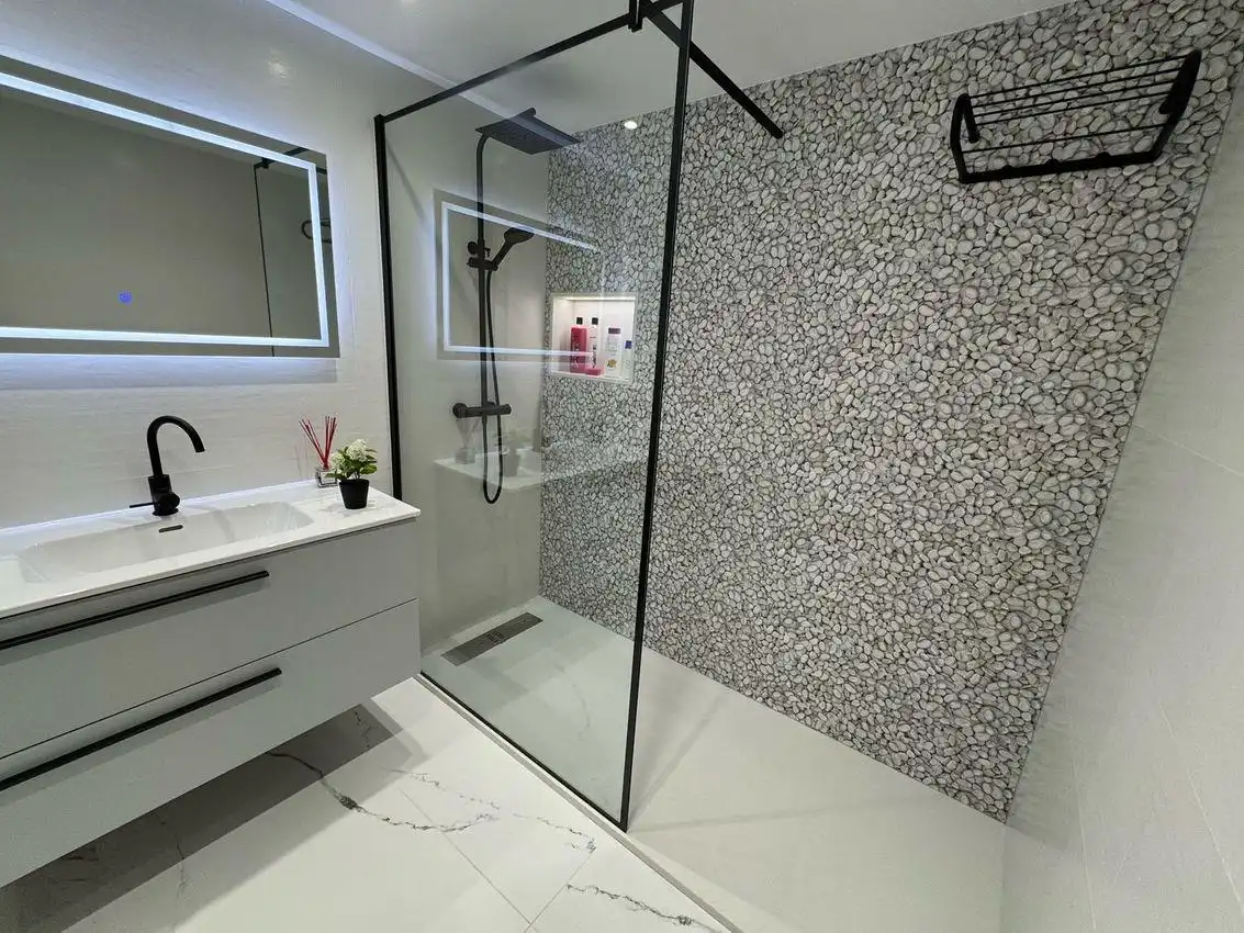 Bathroom of Flat for sale in Córdoba  with Air Conditioner, Terrace and Furnished