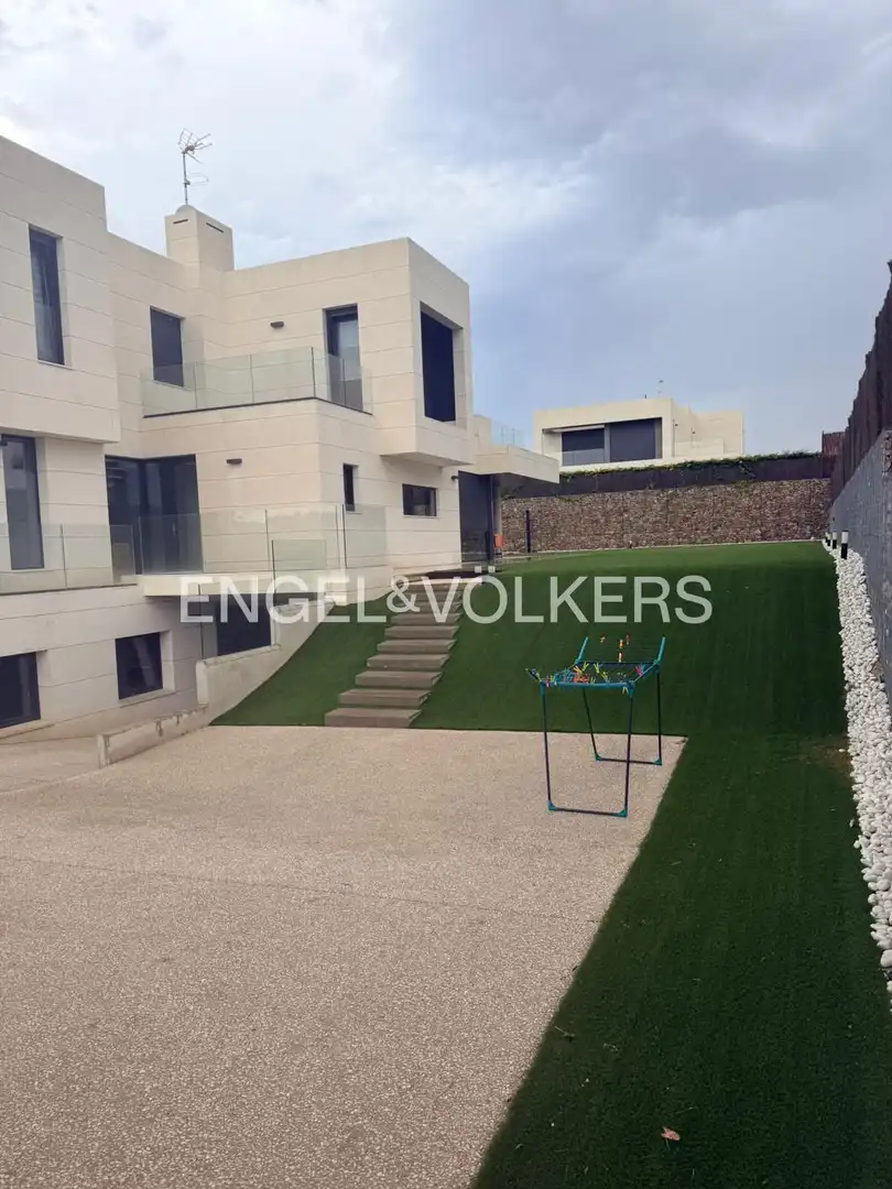 Terraza de Casa o chalet de alquiler en Majadahonda con Aire acondicionado, Calefacción y Jardín privado