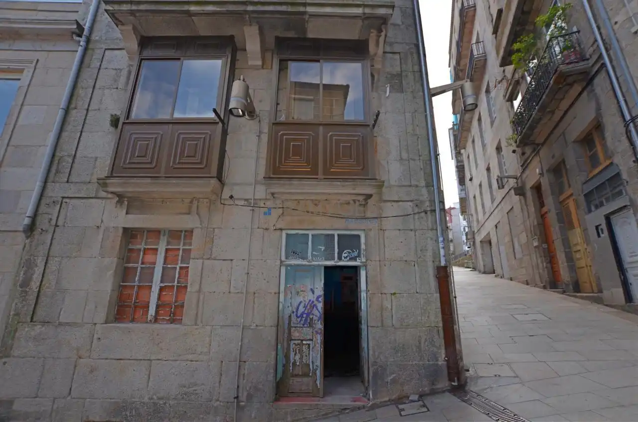 Vista exterior de Local de alquiler en Vigo 