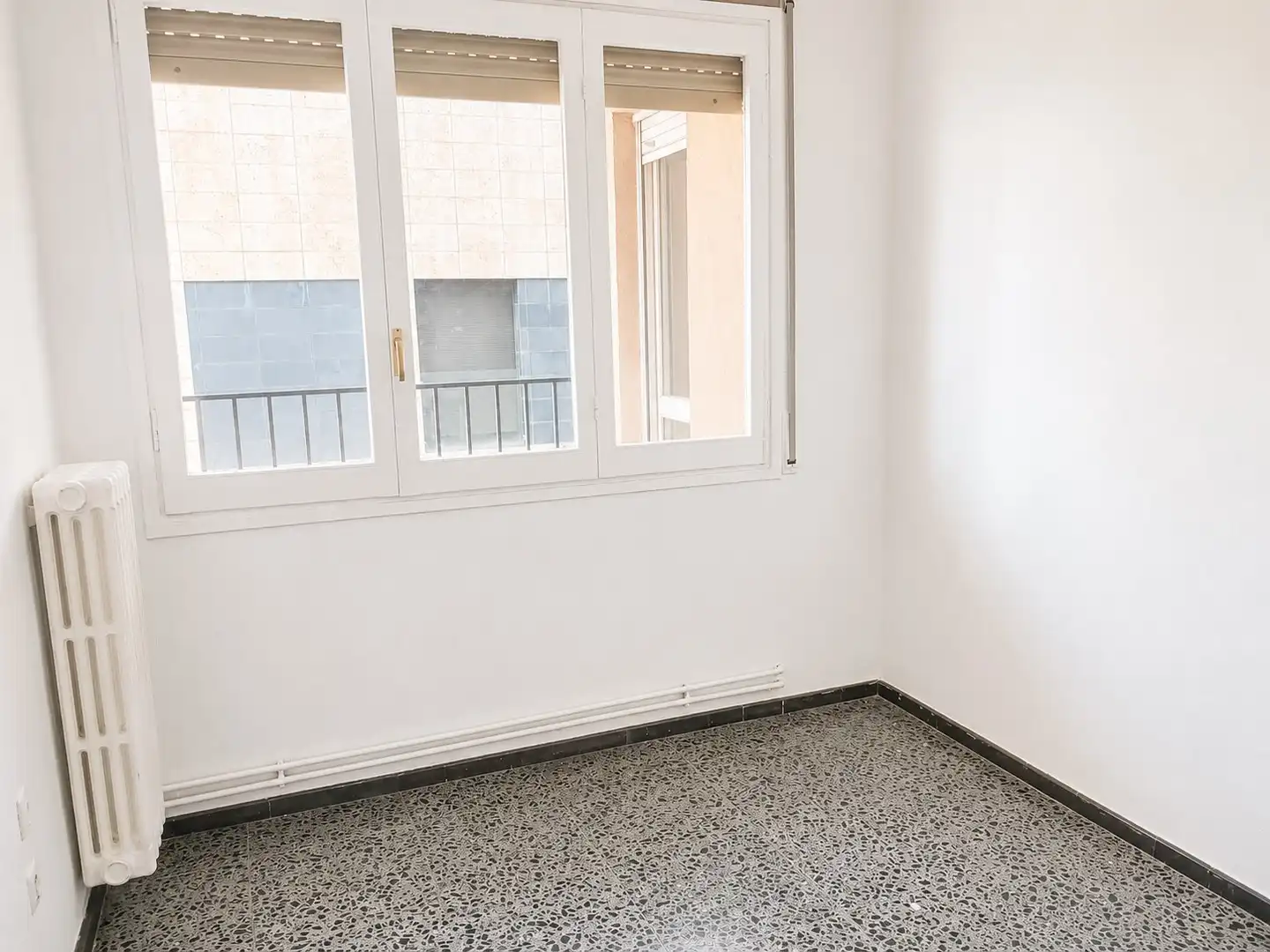 Dormitori de Pis de lloguer en Terrassa amb Calefacció, Terrassa i Balcó