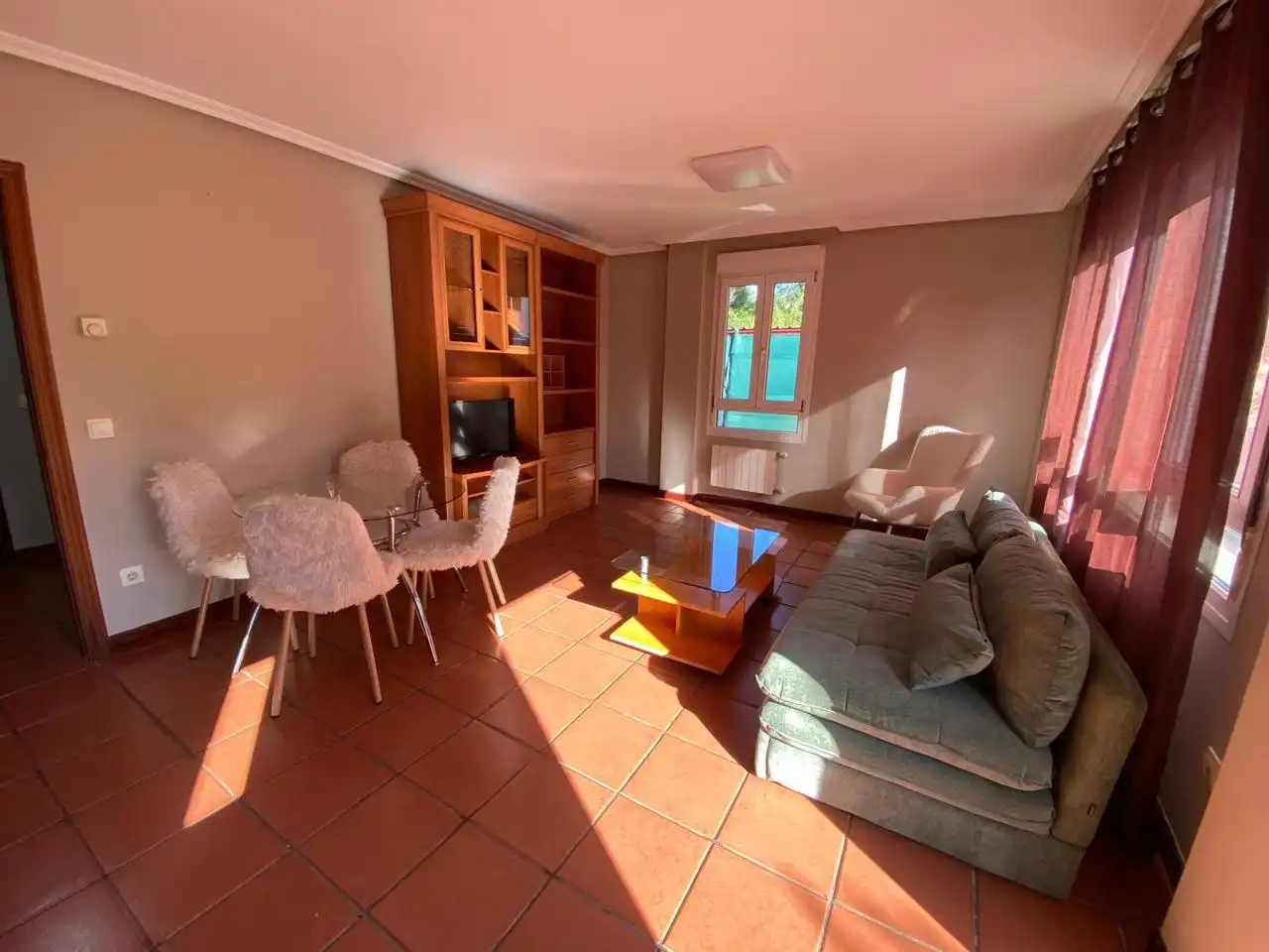 Sala de estar de Casa o chalet de alquiler en Castro-Urdiales con Calefacción y Jardín privado