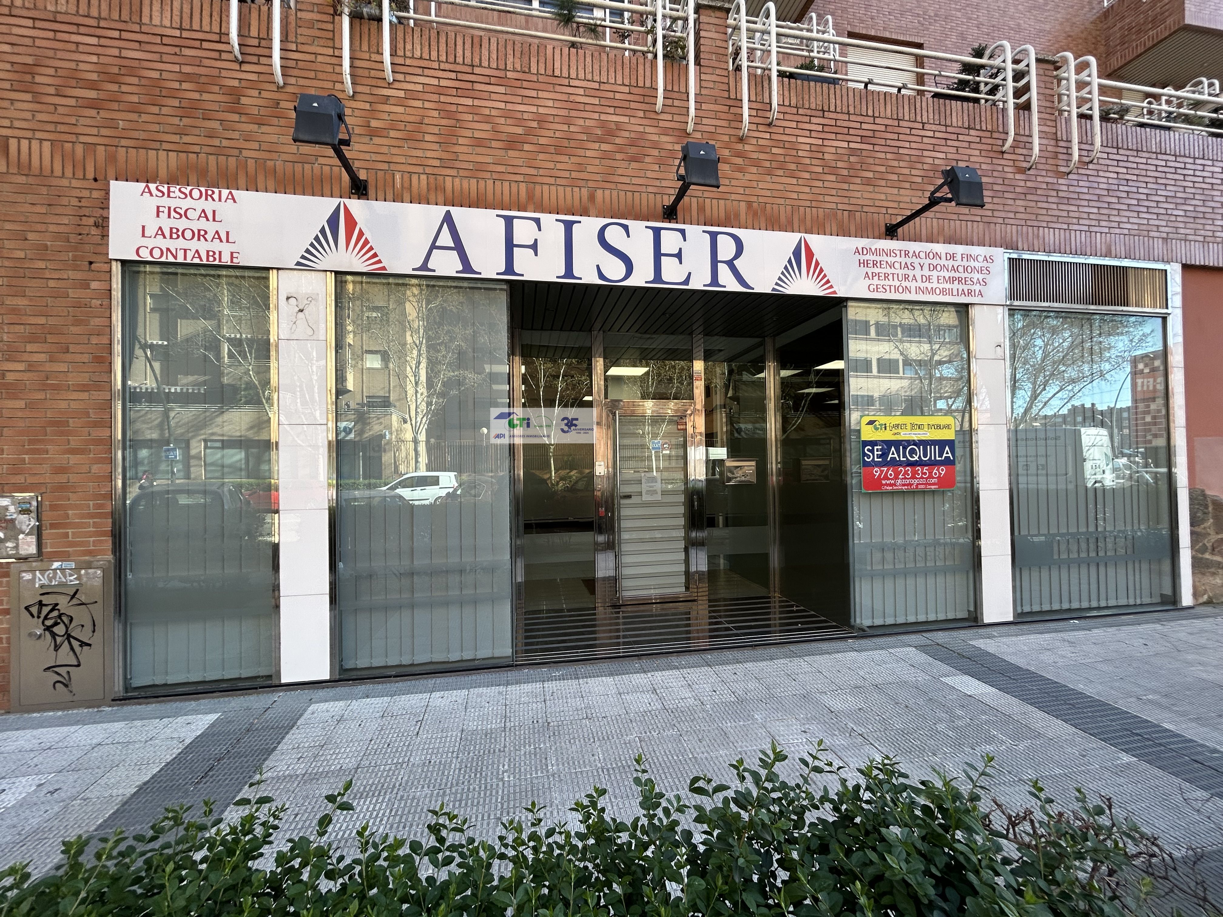 Vista exterior de Local de lloguer en  Zaragoza Capital
