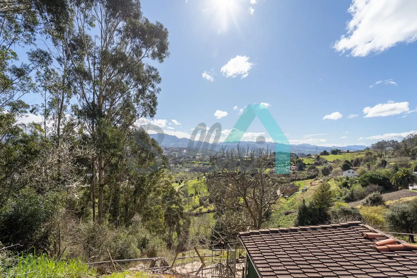 Vista exterior de Casa o xalet en venda en Oviedo  amb Jardí privat, Terrassa i Traster