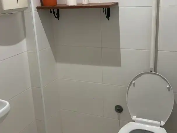 Baño de Local en venta en Juzgados - Plaza de Toros