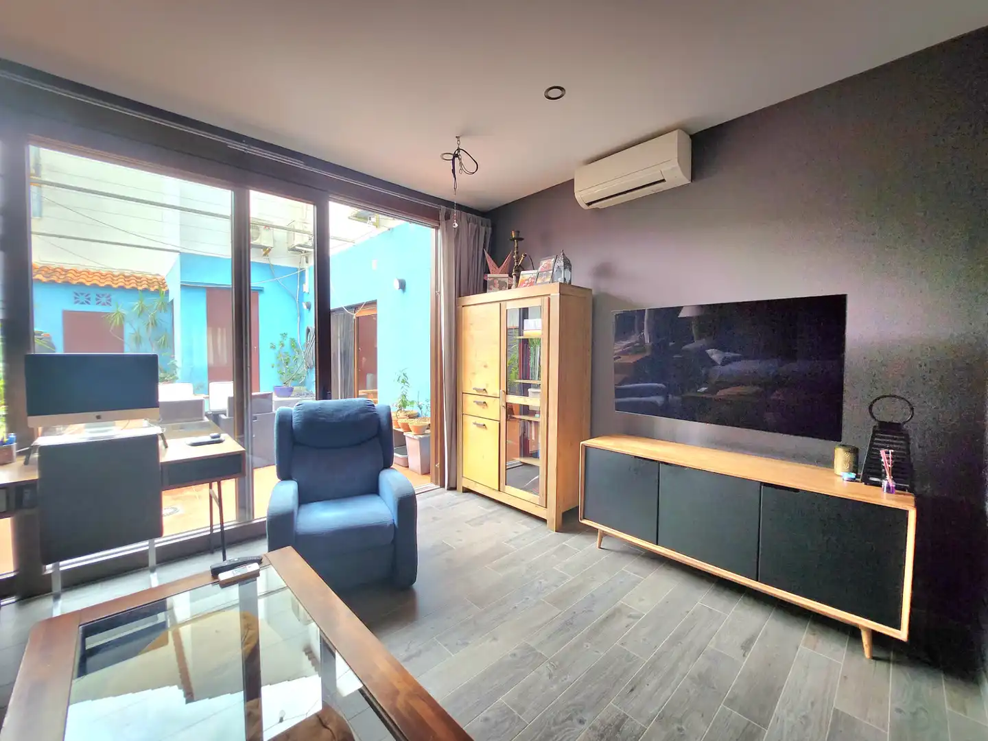 Sala d'estar de Casa adosada en venda en Alcalá de Guadaira amb Aire condicionat, Calefacció i Parquet