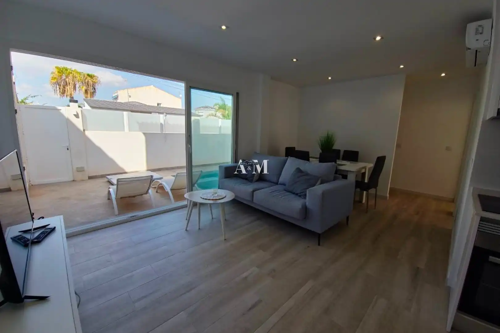 Sala d'estar de Casa o xalet en venda en Orihuela amb Calefacció, Jardí privat i Terrassa