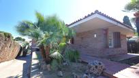 Vista exterior de Casa o xalet en venda en Cunit amb Calefacció, Jardí privat i Terrassa