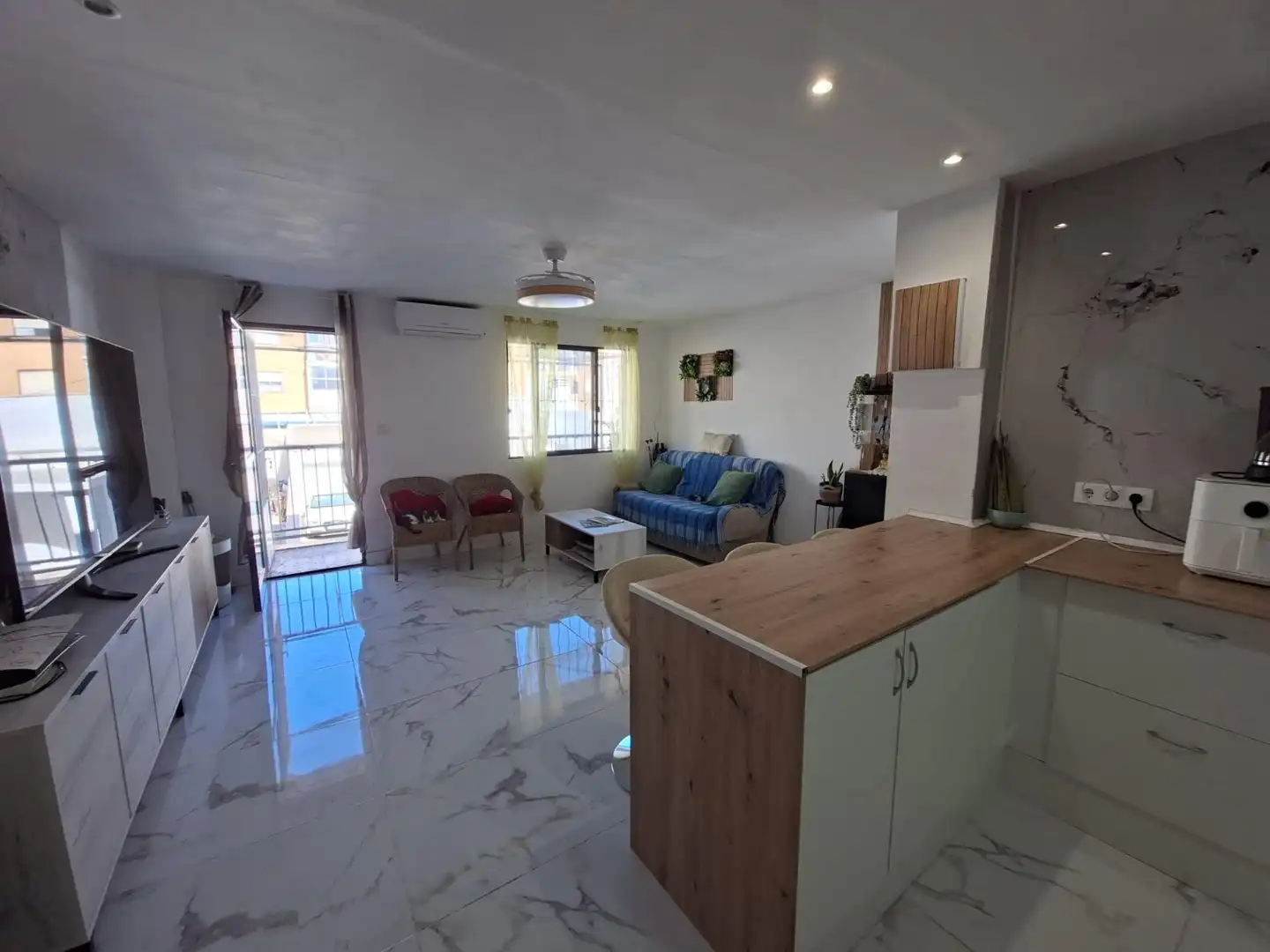 Piso con terraza en venta en Calle Calle Canarias 6, imagen 3