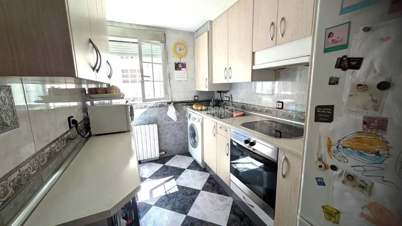 Cocina de Piso en venta en Zaragoza con Calefacción
