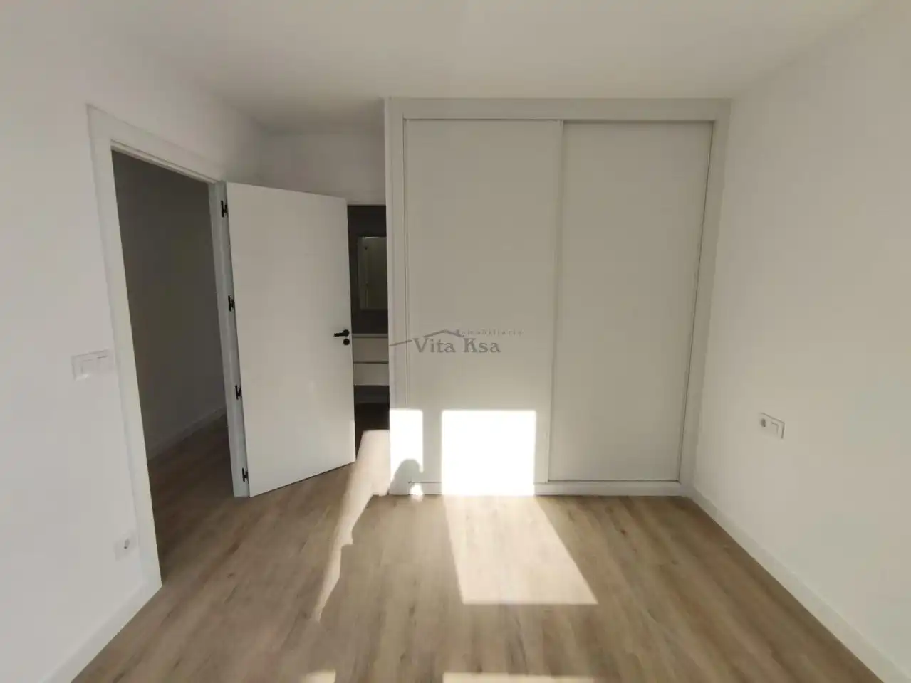 Dormitori de Apartament en venda en Ourense Capital  amb Calefacció i Balcó