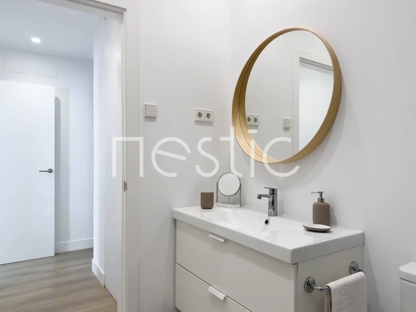 Baño de Apartamento de alquiler en Madrid con Aire acondicionado, Calefacción y Amueblado