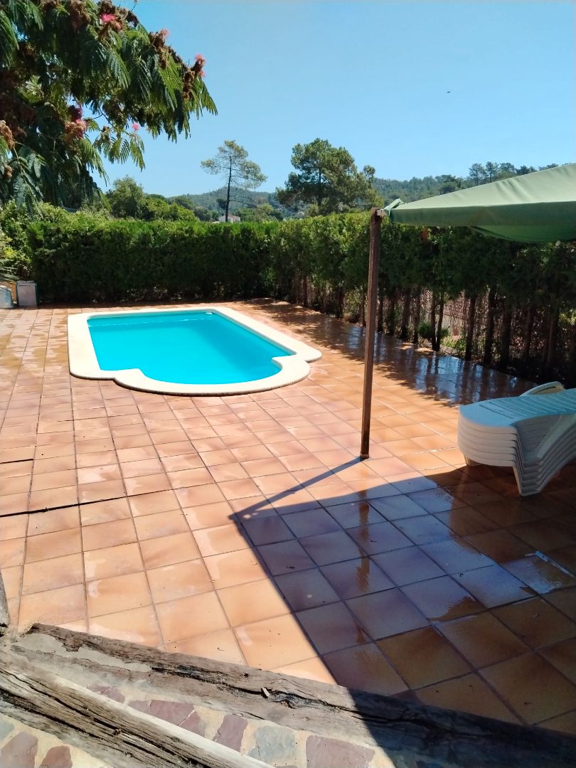 Swimming pool of House or chalet for sale in Tordera  with Air Conditioner, Heating and Private garden