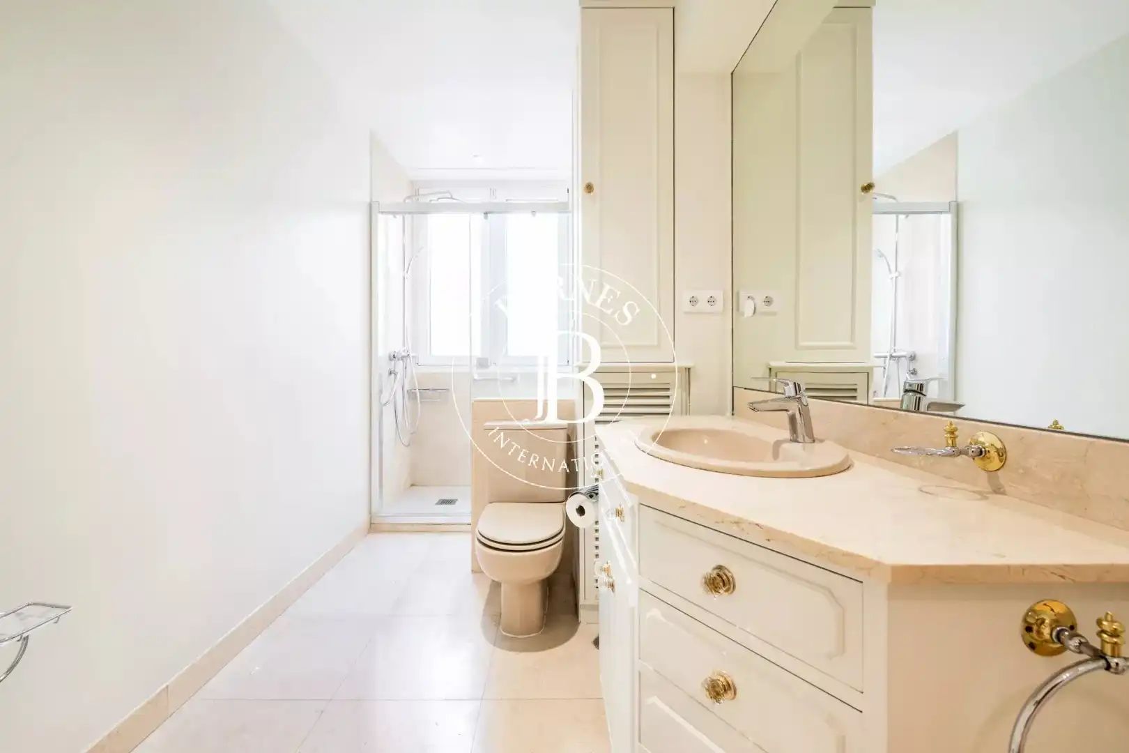 Bathroom of Flat for rent in Madrid  with Air Conditioner, Heating and Storage room
