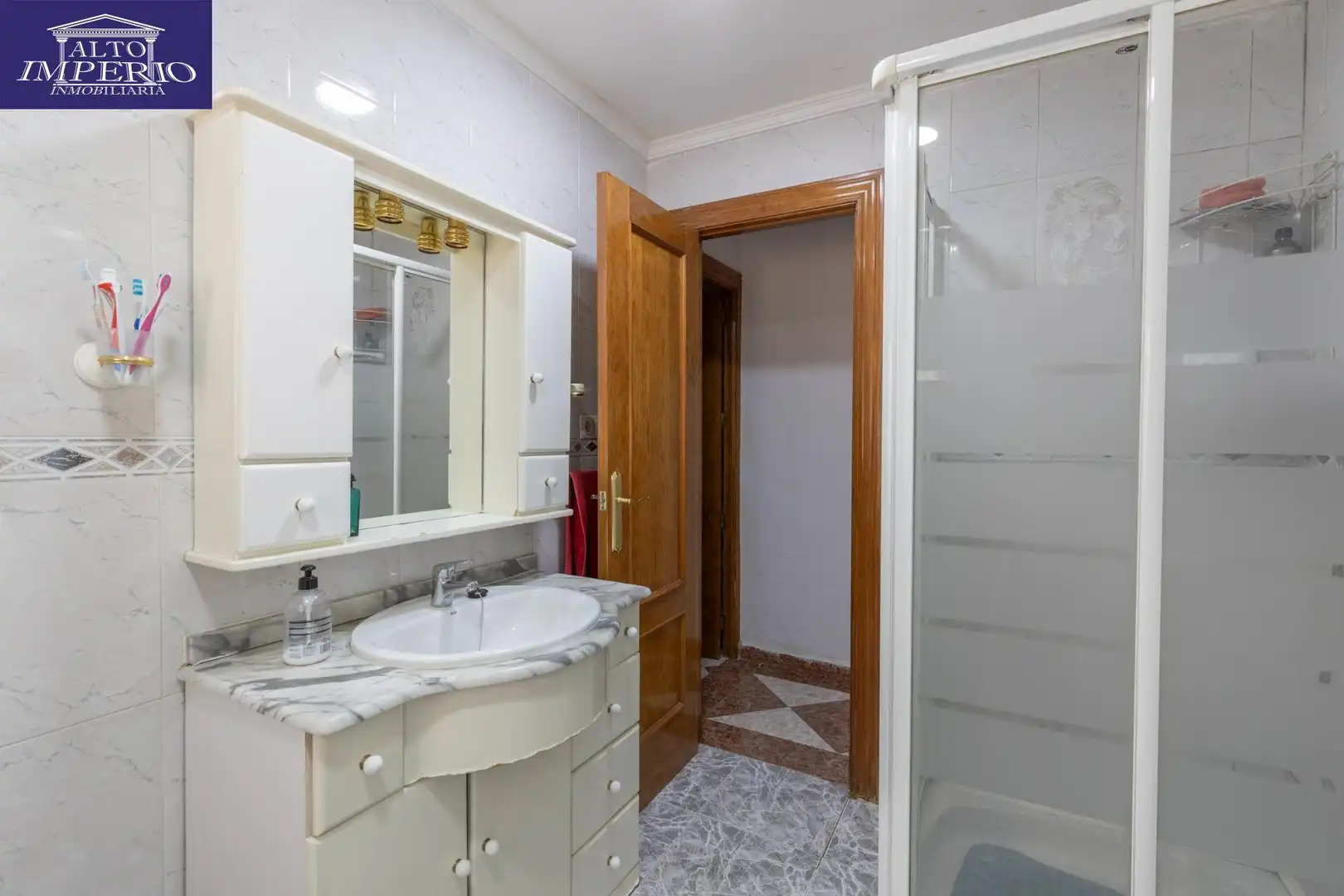 Bany de Casa o xalet en venda en La Zubia amb Terrassa