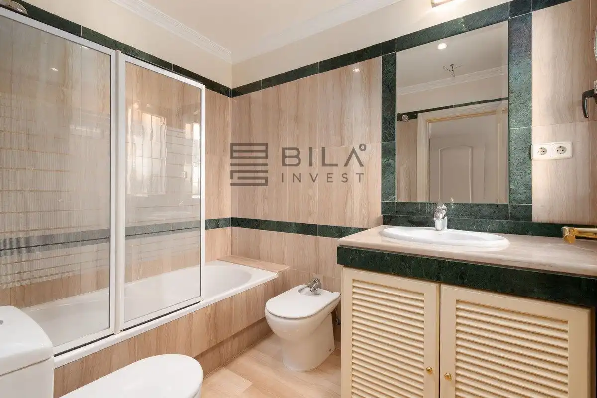 Flat with pool for sale in Torrequebrada, imagen 12