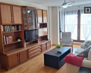 Living room of Flat to rent in  Madrid Capital  with Air Conditioner, Heating and Furnished