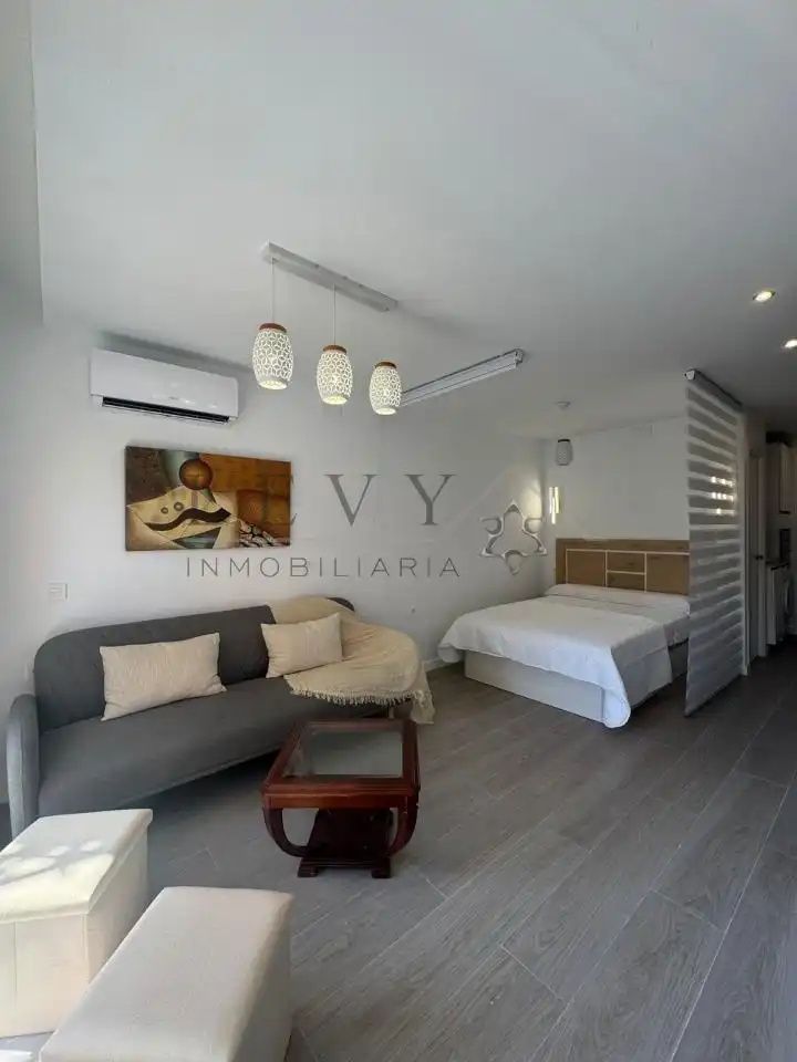 Wohnzimmer von Wohnung zur Miete in Torremolinos mit Klimaanlage, Heizung und Terrasse