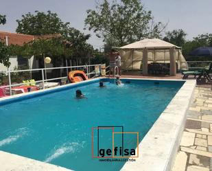 Swimming pool of Country house for sale in Valdepeñas  with Air Conditioner and Swimming Pool