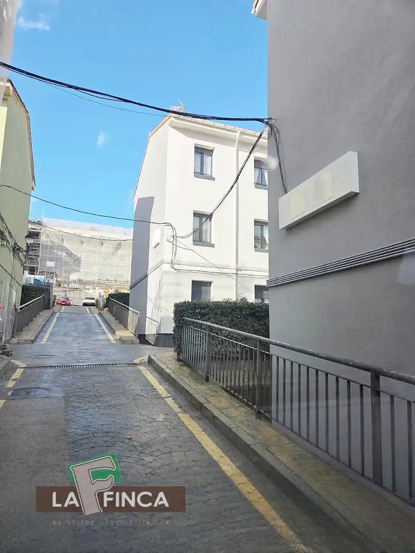 Vista exterior de Piso en venta en Oviedo 