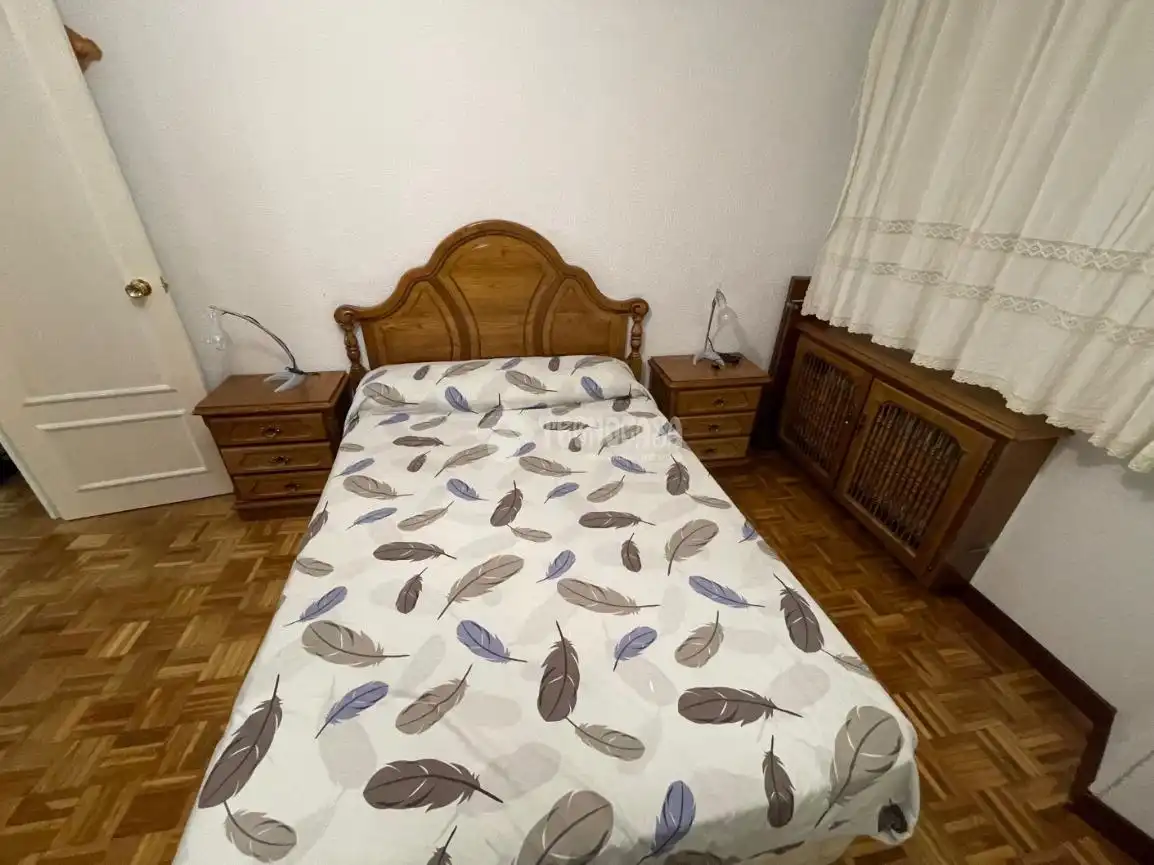 Dormitori de Pis de lloguer en Madrid amb Aire condicionat, Calefacció i Terrassa