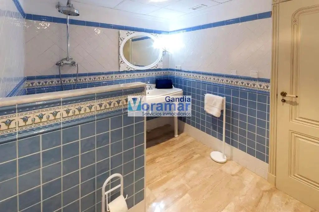 Badezimmer von Maisonette zur Miete in Gandia mit Klimaanlage, Heizung und Terrasse