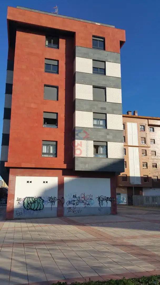 Vista exterior de Local de lloguer en Miranda de Ebro