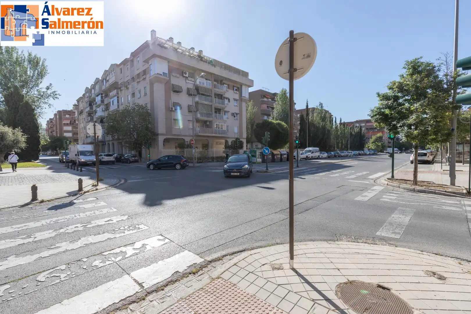 Vista exterior de Pis de lloguer en Granada amb Calefacció, Terrassa i Piscina comunitària