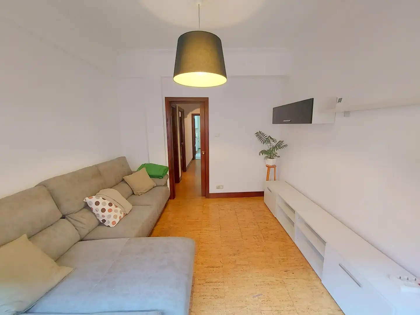 Living room of Flat for sale in Bilbao   with Heating, Furnished and Balcony