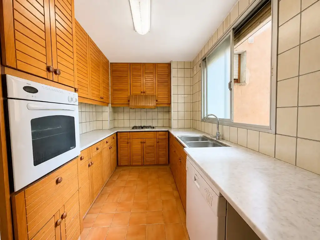 Cocina de Piso en venta en Girona con Balcón