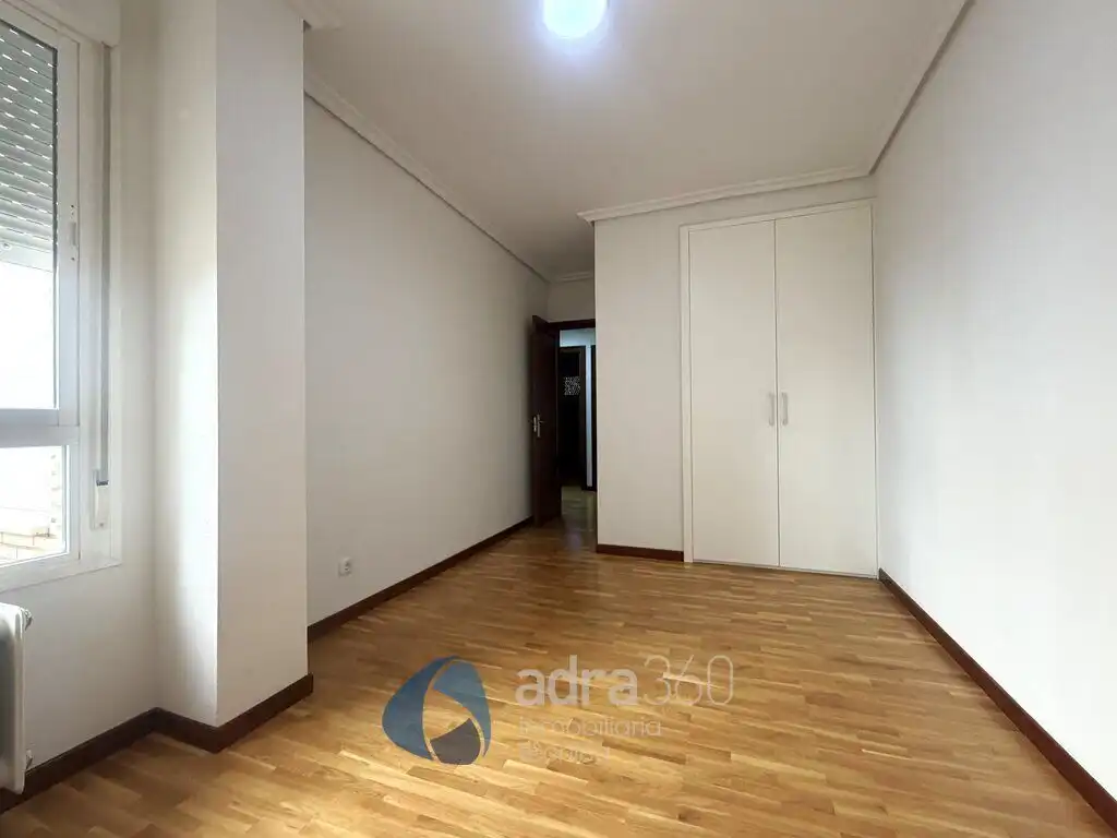 Wohnung zur Miete in  Logroño mit Heizung