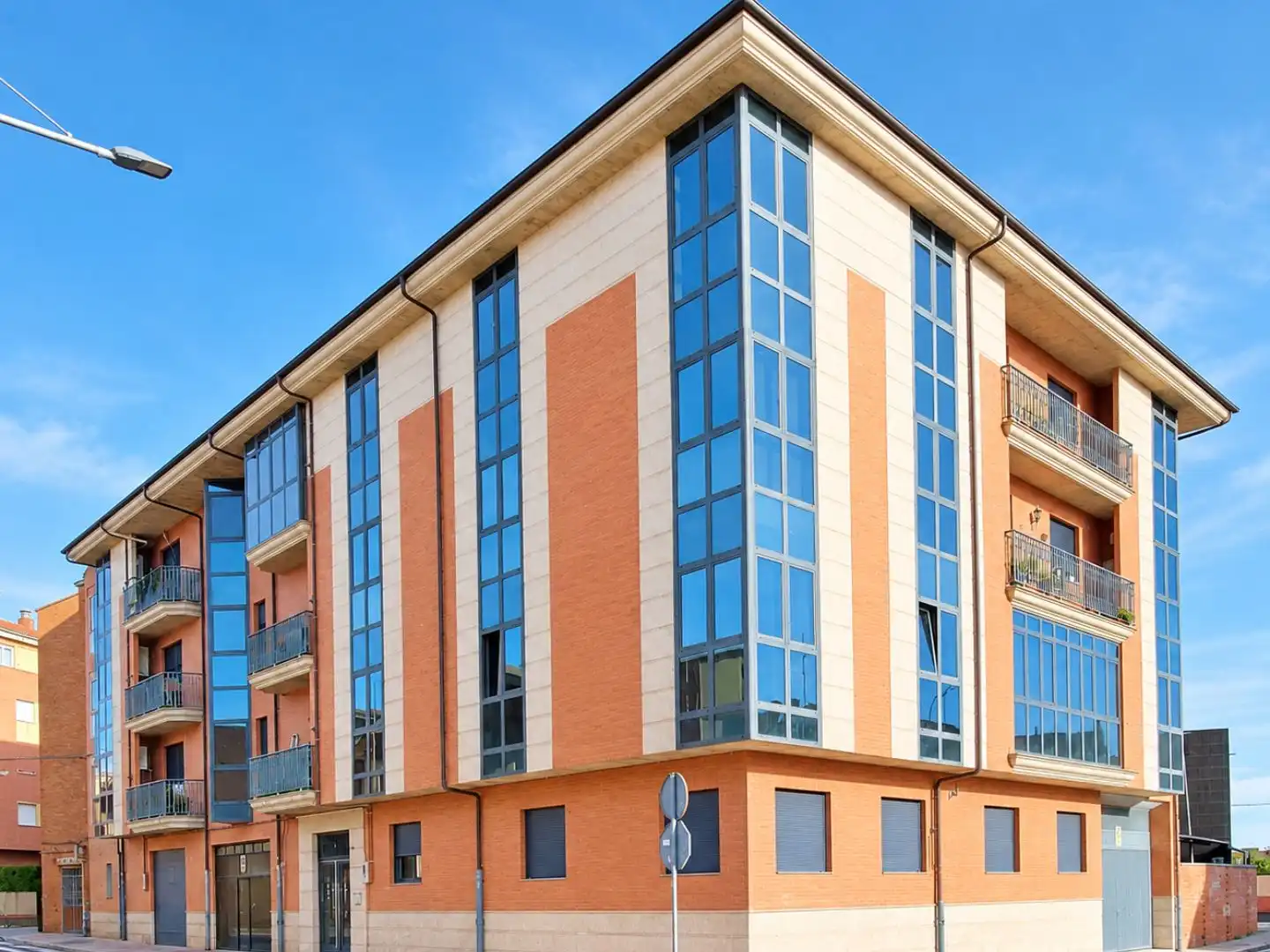 Vista exterior de Piso en venta en Valencia de Don Juan