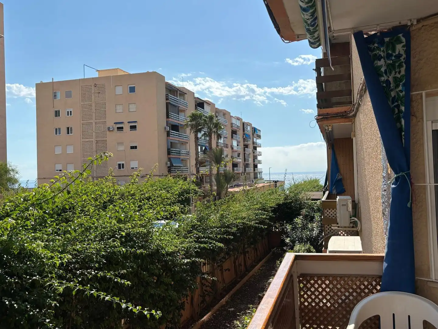 Vista exterior de Planta baja en venta en El Campello