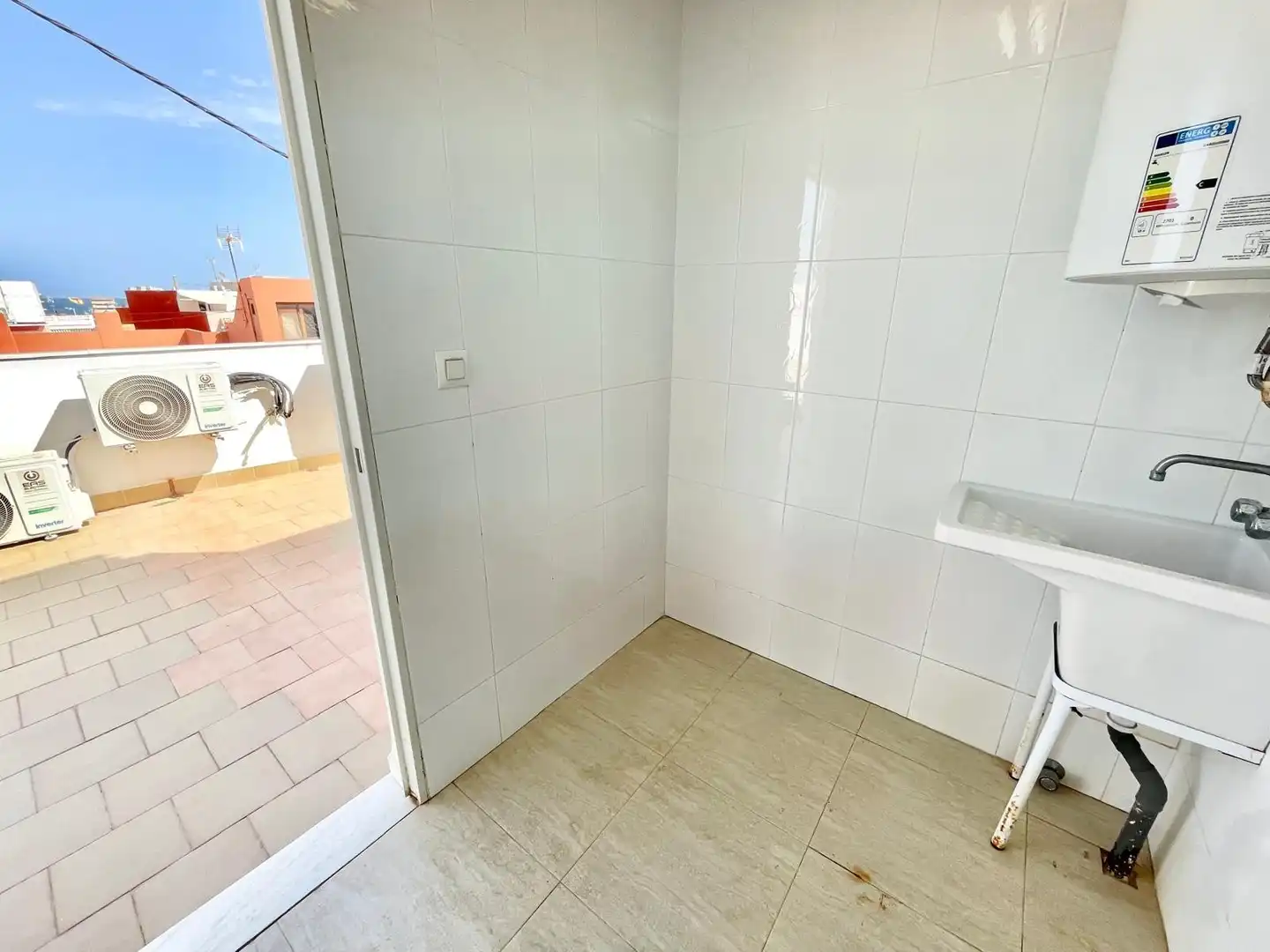 Bany de Apartament de lloguer en Los Alcázares amb Aire condicionat, Traster i Moblat