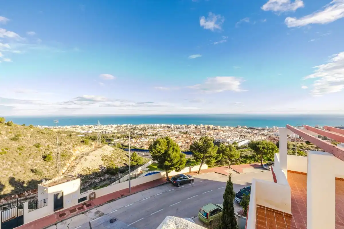 Vista exterior de Casa adosada en venta en Benalmádena con Calefacción, Jardín privado y Terraza