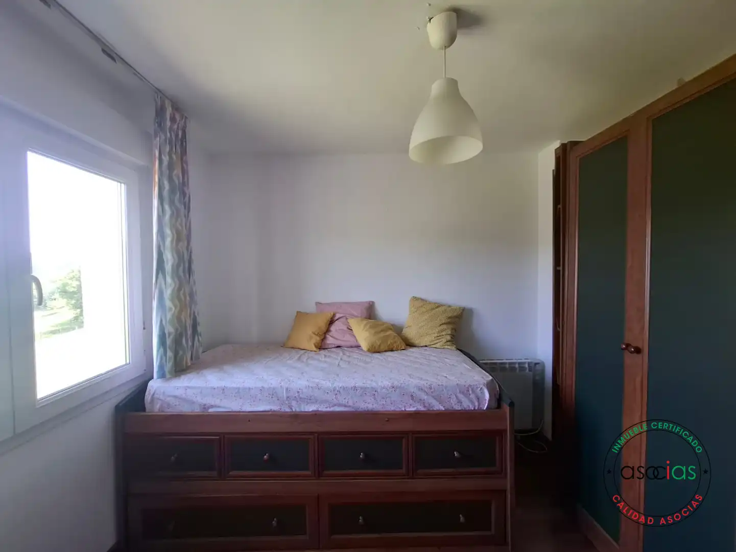 Habitación de Casa adosada en venta en Villaviciosa con Calefacción y Trastero