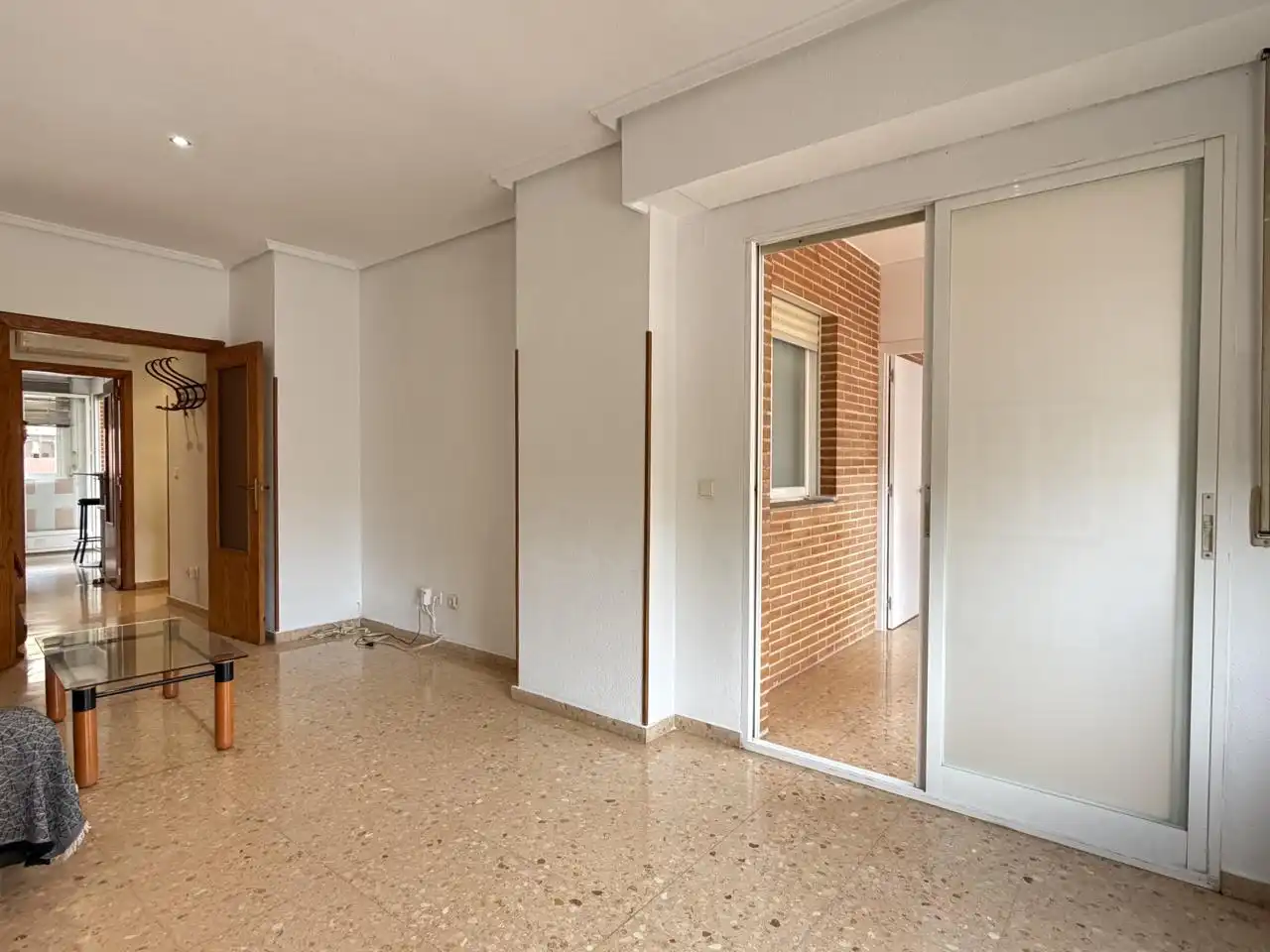 Wohnung zum Verkauf in Alicante / Alacant mit Klimaanlage, Privatgarten und Terrasse