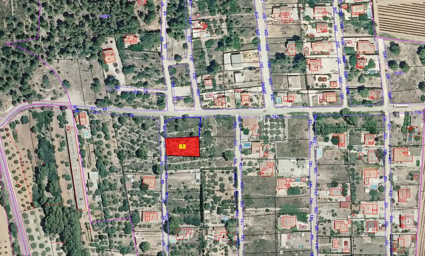 Terreny rústic en venda a Urbanización la Foya 106