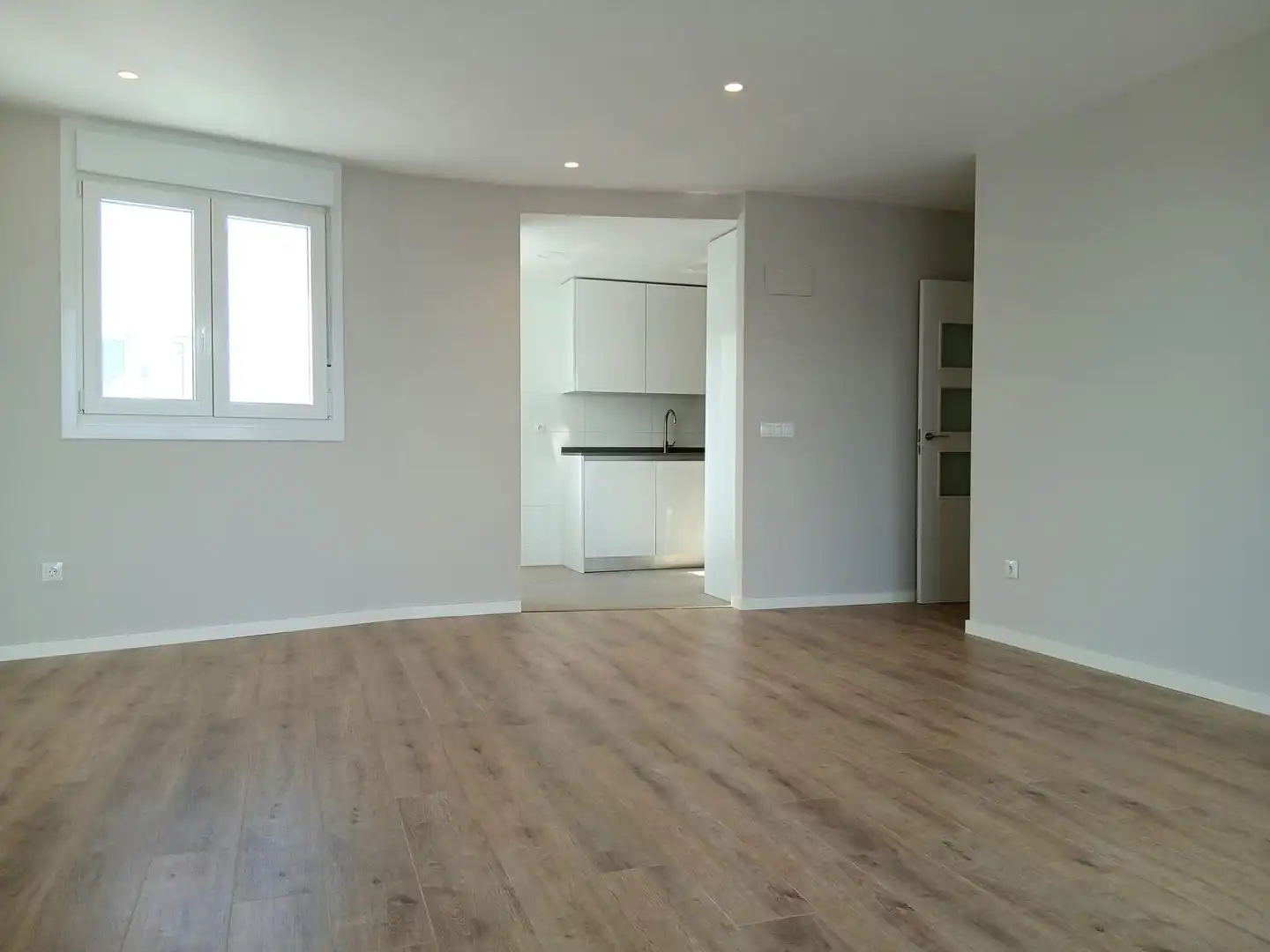 Wohnzimmer von Dachboden zur Miete in Oviedo  mit Heizung, Terrasse und Abstellraum