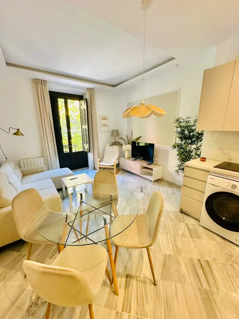 Flat for rent in Calle Gran Vía de Colón, Centro - Sagrario