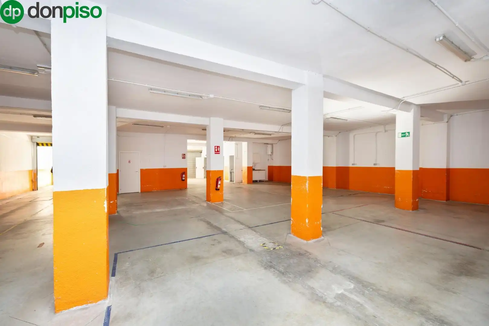 Local comercial en venta en Calle Calle Abderrahmán 11, imagen 11