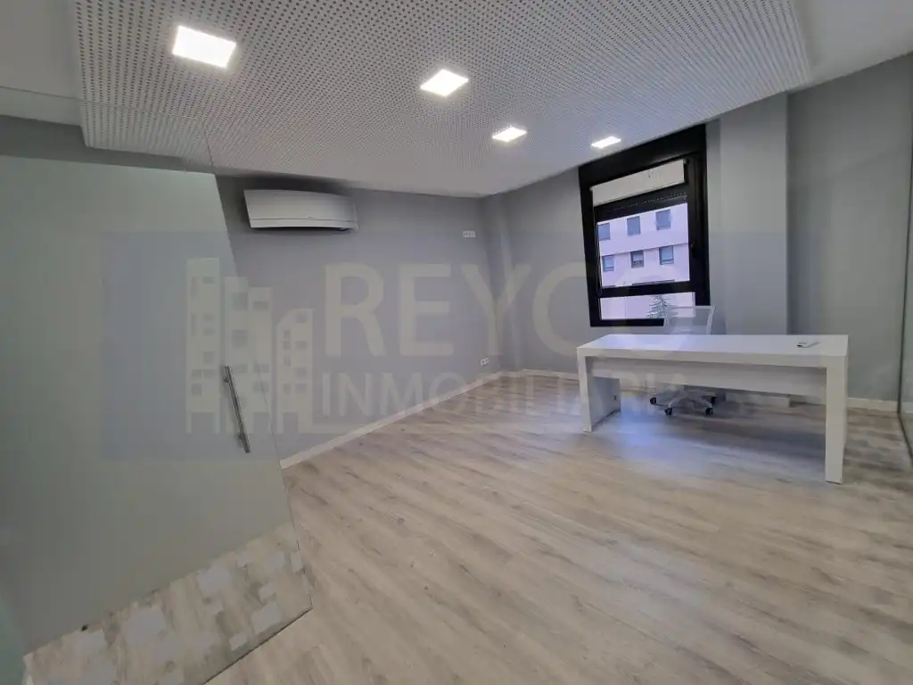 Office space with lift for sale in Edificios Lirios (Los), imagen 10