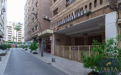 Vista exterior de Local en venda en  Almería Capital