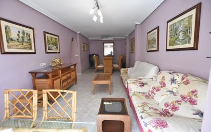 Sala d'estar de Pis en venda en San Pedro del Pinatar amb Aire condicionat i Moblat
