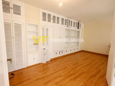 Office space with lift to rent in Centro