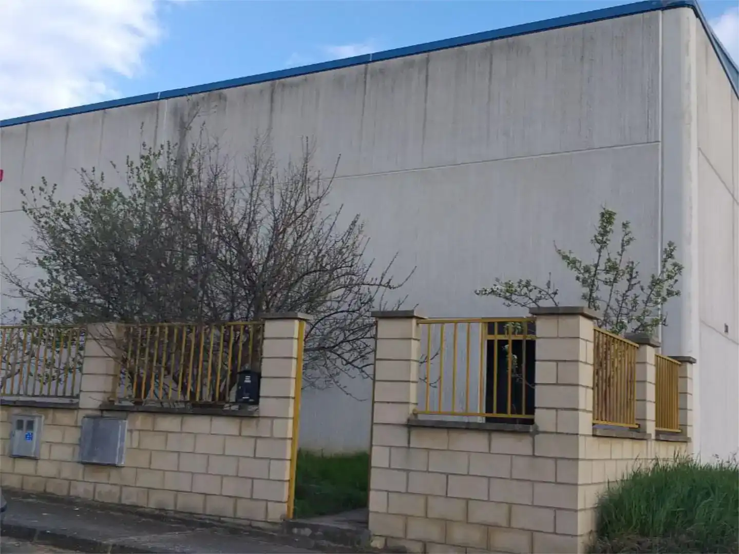 Exterior view of Industrial buildings for rent in Haro
